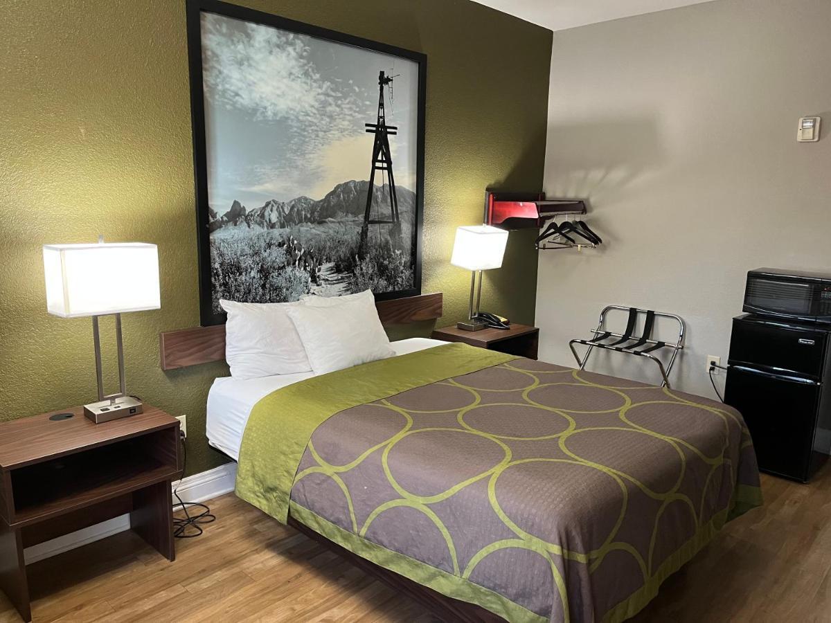 Super 8 By Wyndham San Antonio Near Fort Sam Houston Экстерьер фото