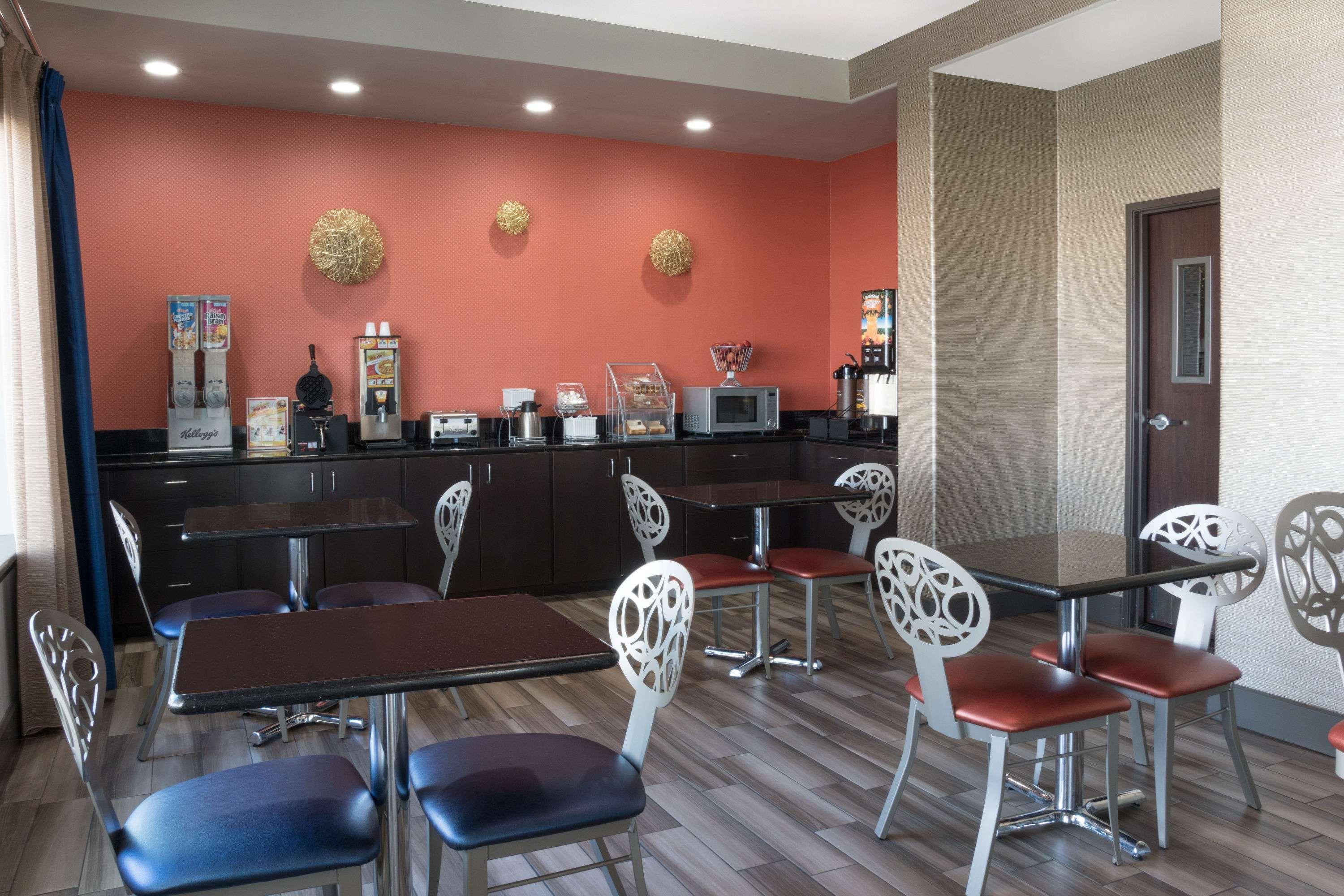 Super 8 By Wyndham San Antonio Near Fort Sam Houston Экстерьер фото