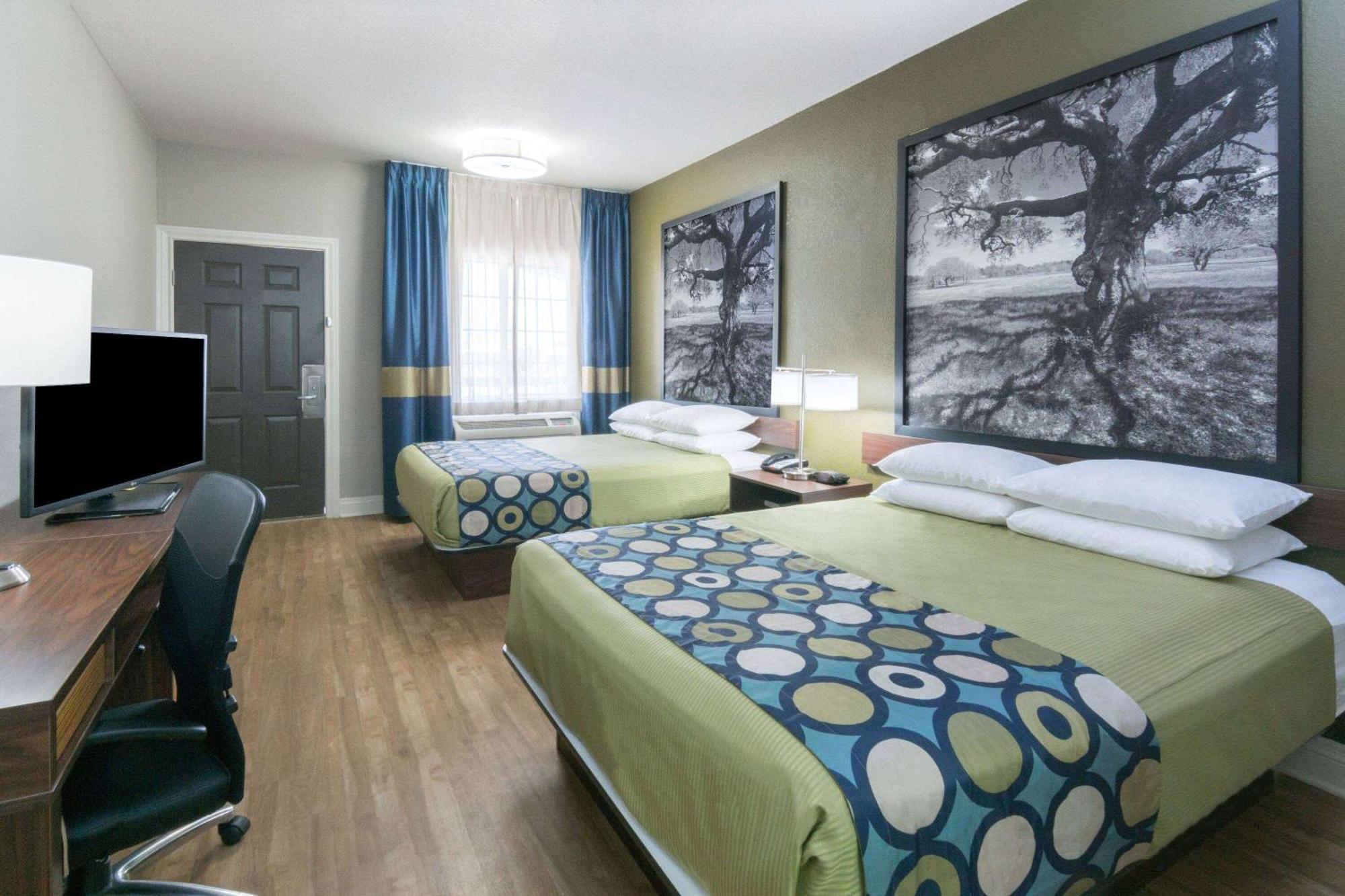 Super 8 By Wyndham San Antonio Near Fort Sam Houston Экстерьер фото