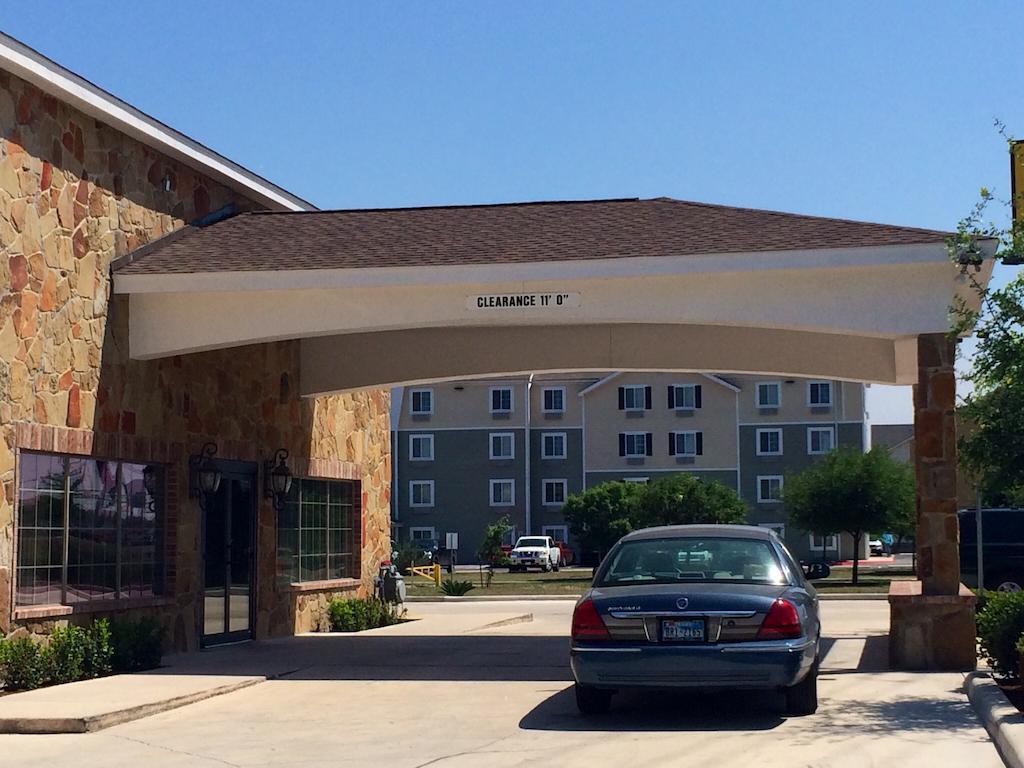 Super 8 By Wyndham San Antonio Near Fort Sam Houston Экстерьер фото